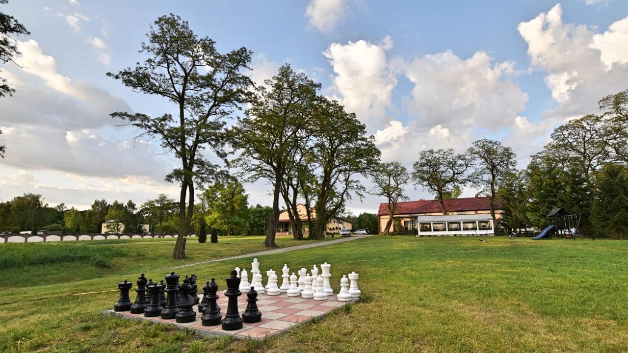 Hotel Radzewice Exteriör bild